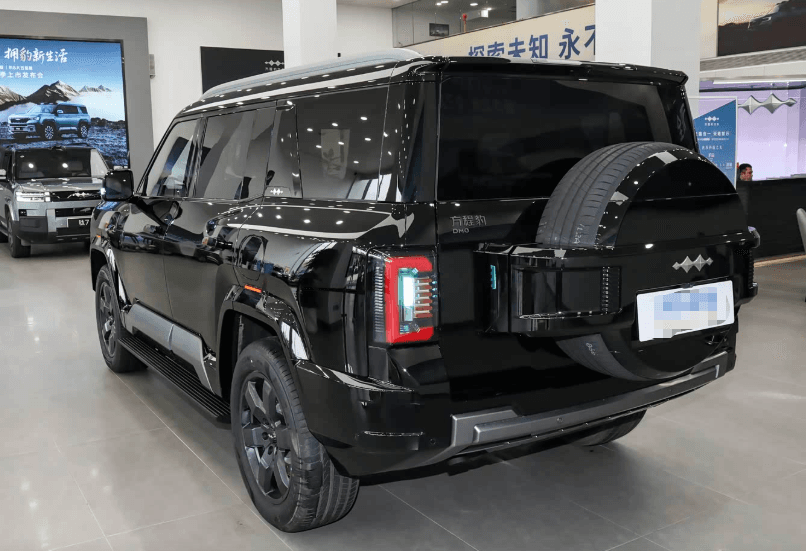 BYD LÉOPARD 8