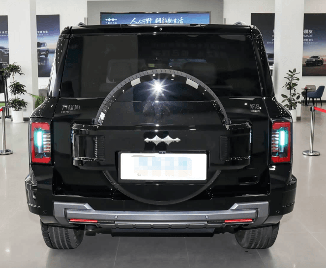 BYD LÉOPARD 8