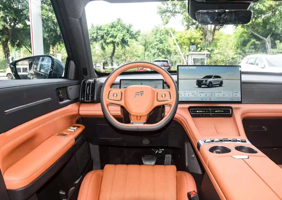 Jetour X70 PLUS — 7 Places