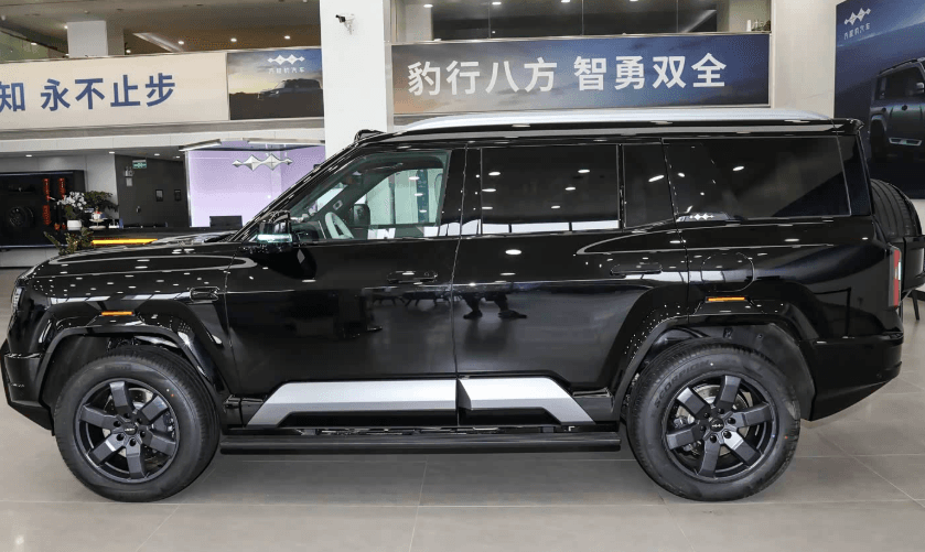 BYD LÉOPARD 8